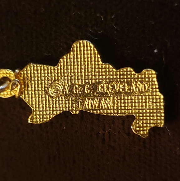 Vintage Holly Hobbie Enameled True Love Puppy Charm, Goldtone - Picture 6 of 6